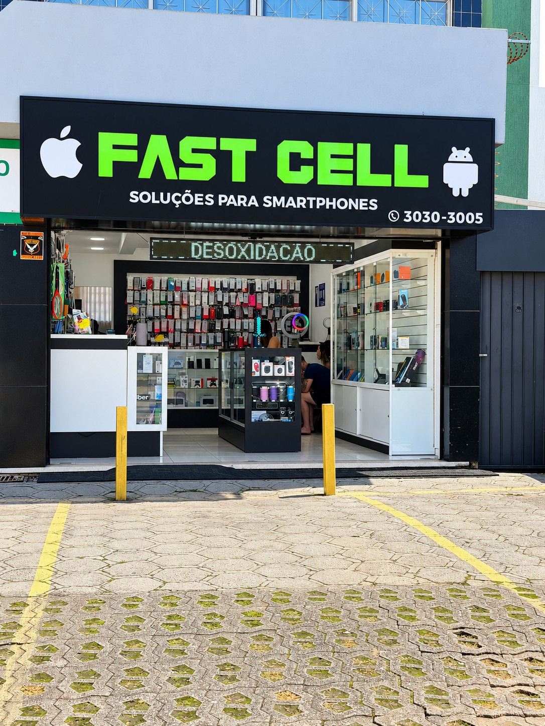 Fachada da Loja Fast Cell Barreirinha Curitiba